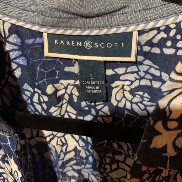 🌹🌹Ladies Beautiful Button Down Blouse - Size L - Picture 3 of 6